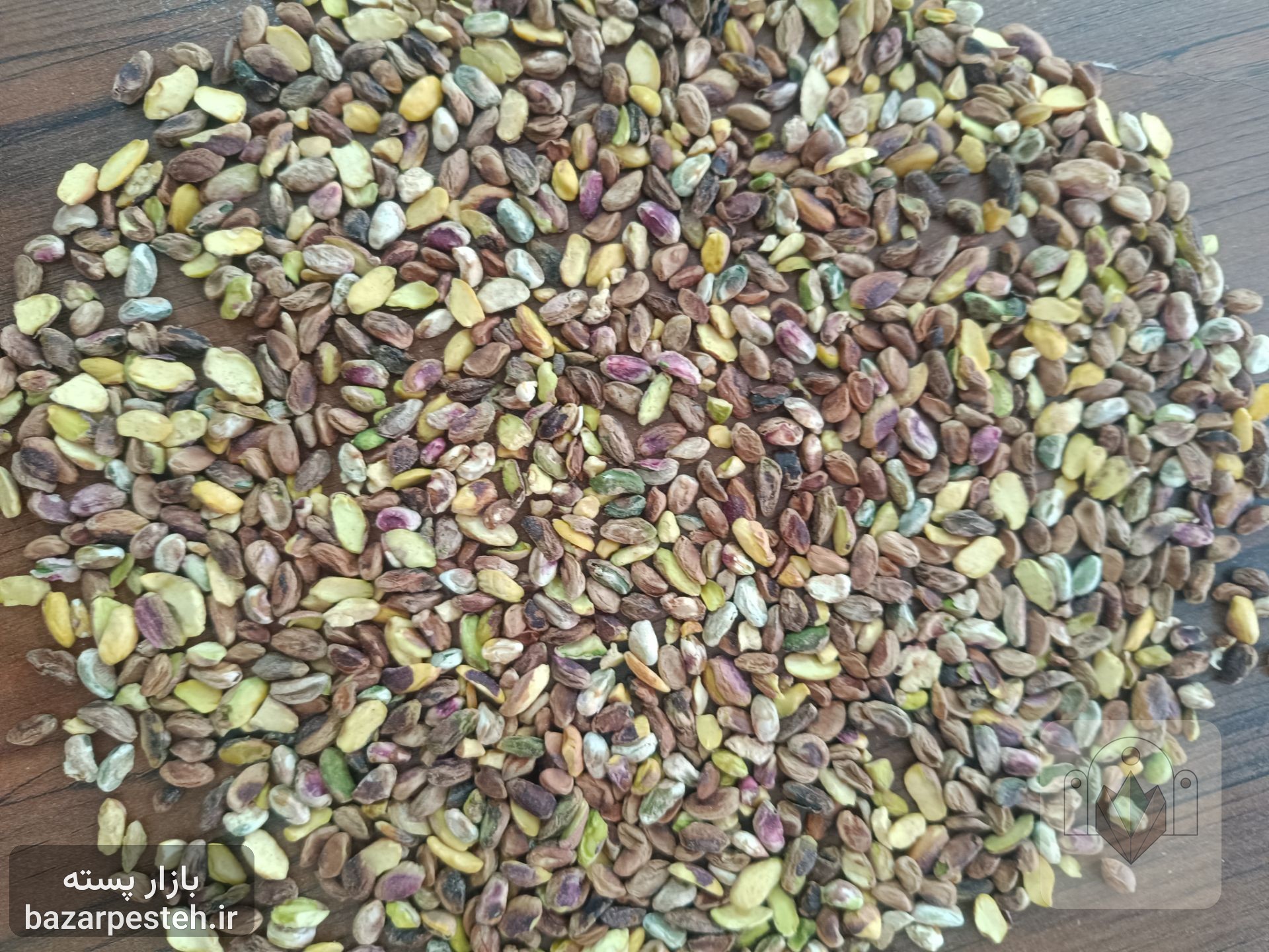 مغز پسته کارگاهی